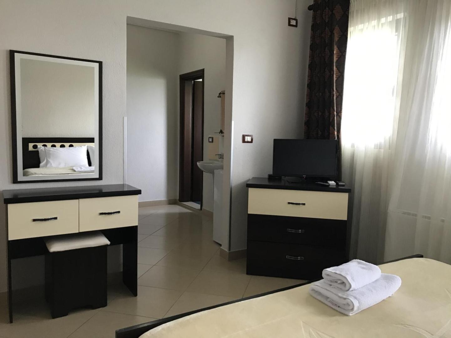 Hotel Camping Lini Extérieur photo